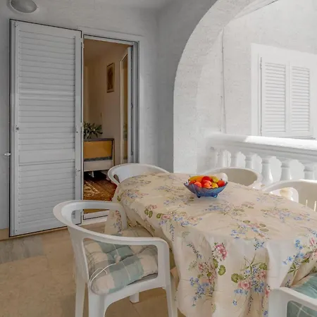 Stunning In With Wifi Apartment Klenovica